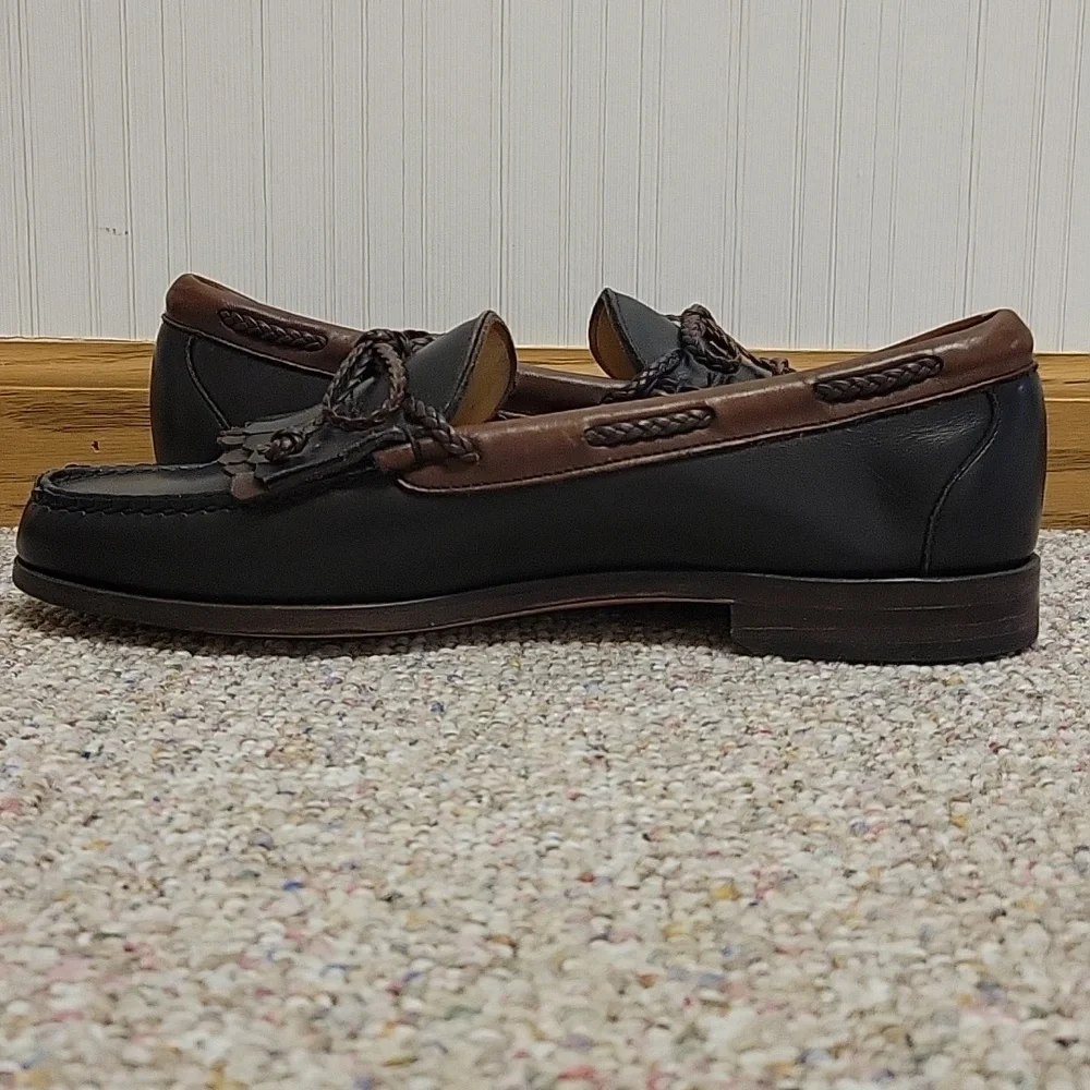 Allen Edmond Woodstock Men's Classic Kiltie Tassel Loafers in Black and Brown 11